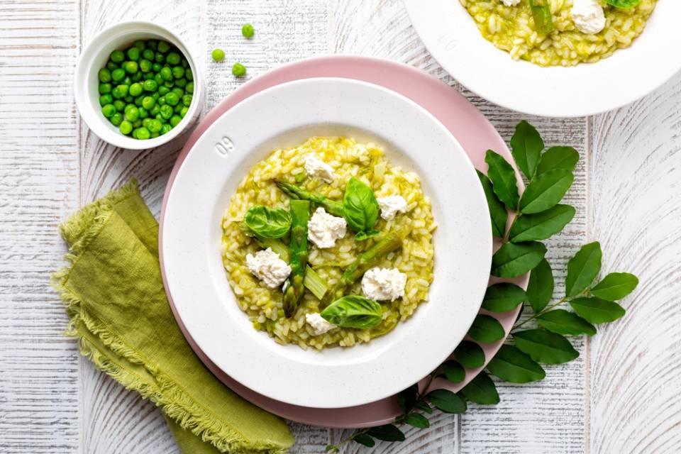 risotto con verdure asparagi menta piselli